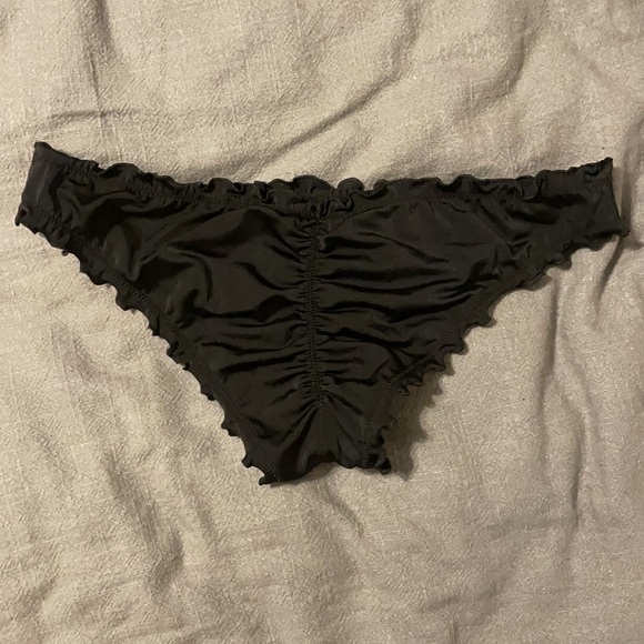 Shade & Shore Bikini Bottoms Runched Ruffle medium - Picture 2 of 3